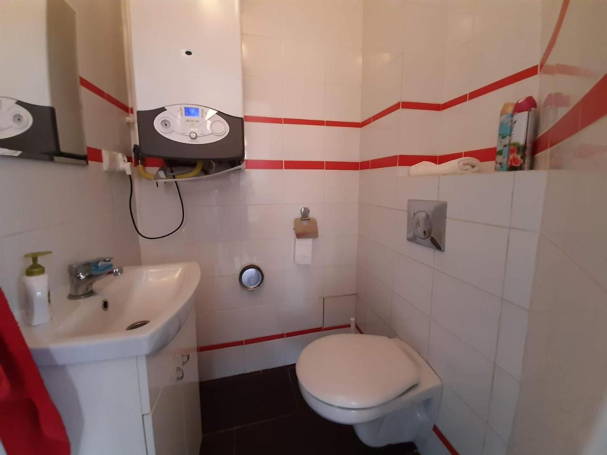 Ardo Vendeghaz Apartment Sarospatak Bagian luar foto