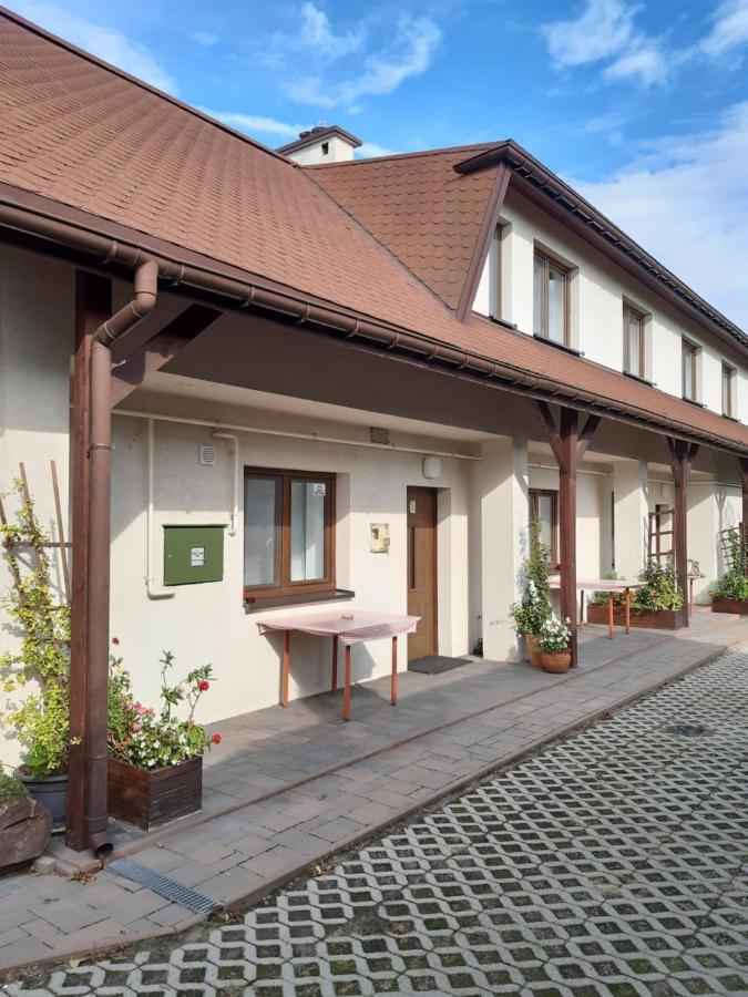 Ardo Vendeghaz Apartment Sarospatak Bagian luar foto