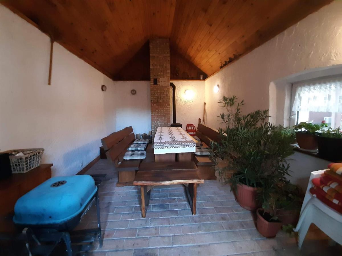 Ardo Vendeghaz Apartment Sarospatak Bagian luar foto