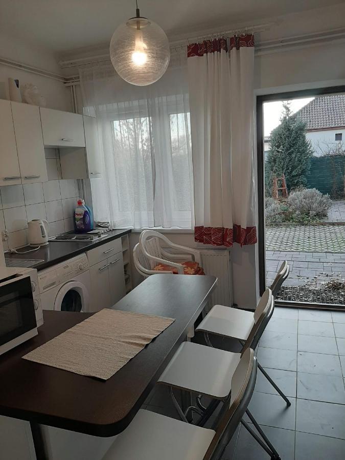 Ardo Vendeghaz Apartment Sarospatak Bagian luar foto